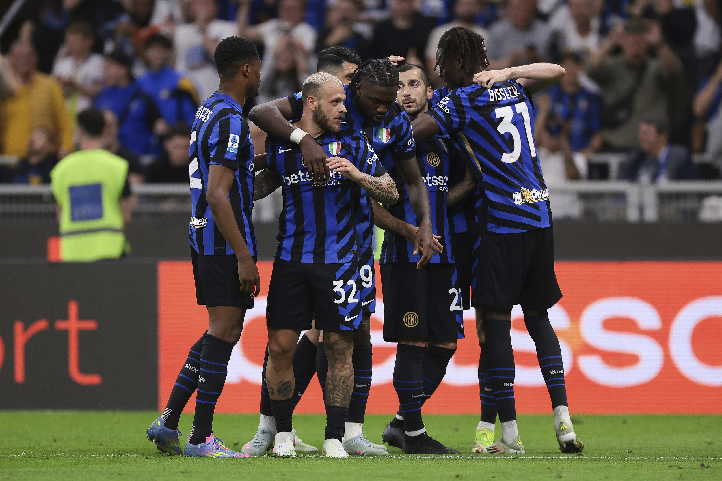 今夜AC米兰调整名单以备欧冠，绝杀压哨环节打磨，引发热议，数据趋势出现新变化的简单介绍-开云官网首页