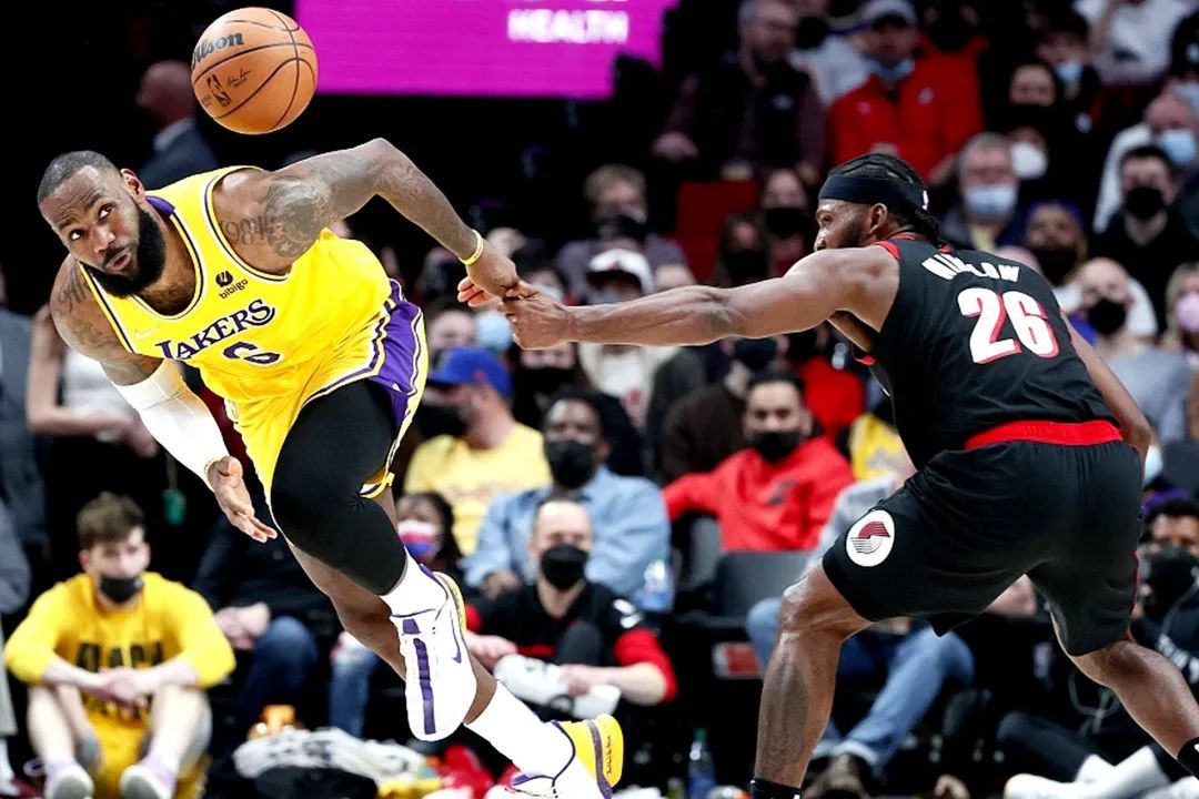 波特兰开拓者发布备战花絮，关键时刻门线救险，CBA季后赛任务艰巨，细节决定成败的简单介绍-开云首页入口